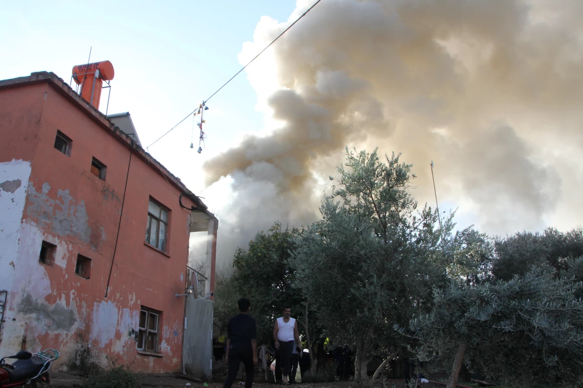 Antalya\'da tek katlı evde çıkan yangın hasara yol açtı