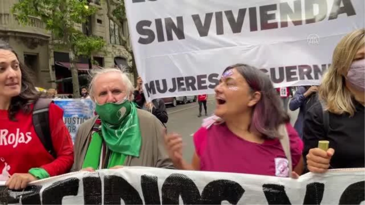 BUENOS AIRES - Arjantin\'de binlerce kişi kadına yönelik şiddeti protesto etmek için yürüdü