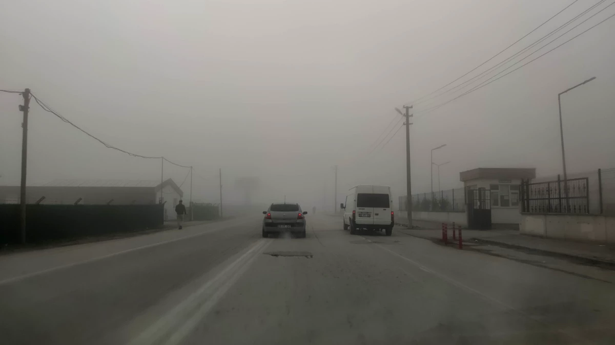 Bursa\'da yoğun sis sürücülere zor anlar yaşattı