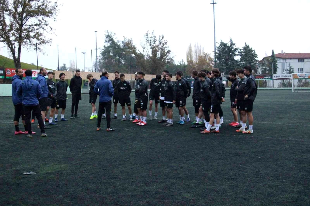 Denizlispor\'un geleceğini kurtaracak futbolcular yetişiyor