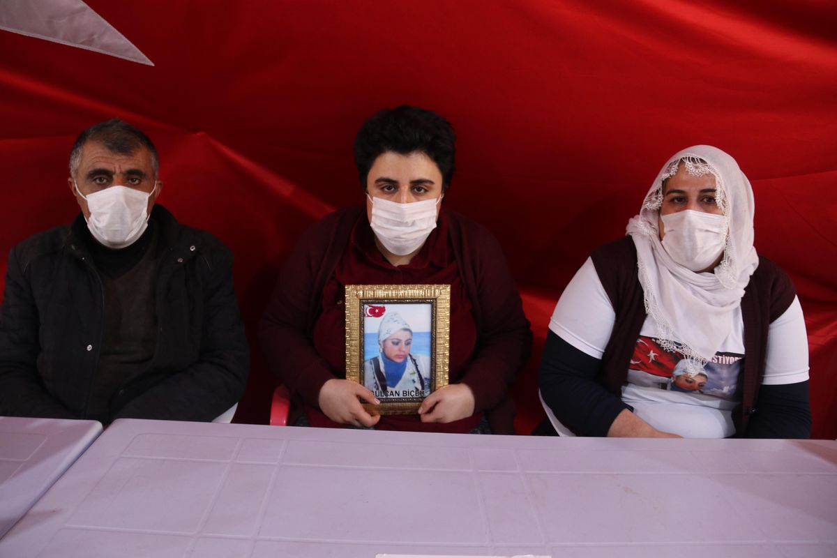 Diyarbakır anneleri engelli çocuklarıyla dağa kaçırılan evlatları için mücadele ediyor