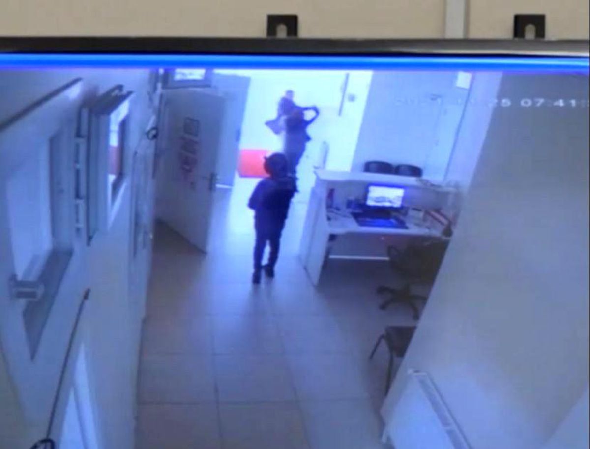 Son dakika haberi! Doktoru bıçakla yaralayan kadın, Adana Ruh Sağlığı Hastanesine sevk edildi