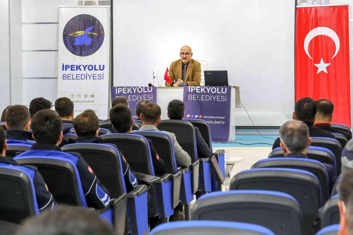 Erkeklere "kadına yönelik şiddet semineri" verildi