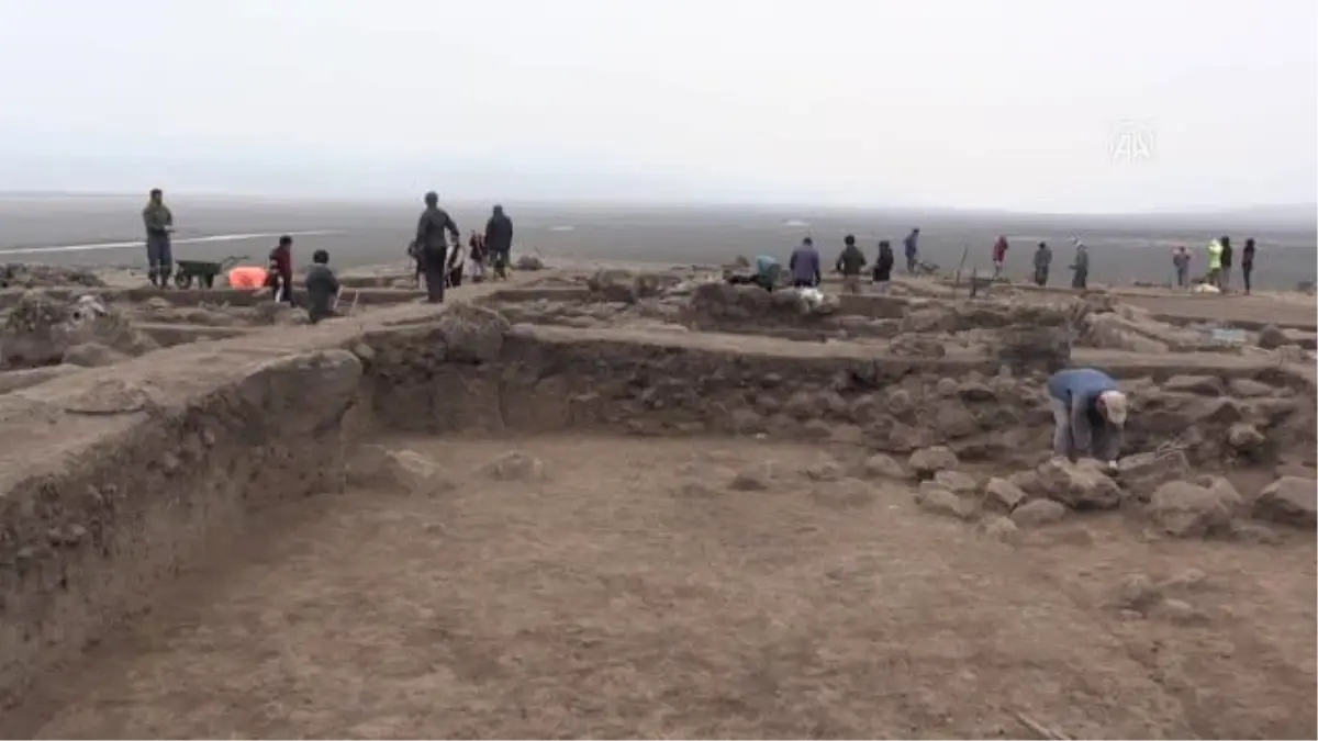 GAZİANTEP - Taşlıgeçit Höyüğü kazılarında Roma dönemine ait yapıya ulaşıldı