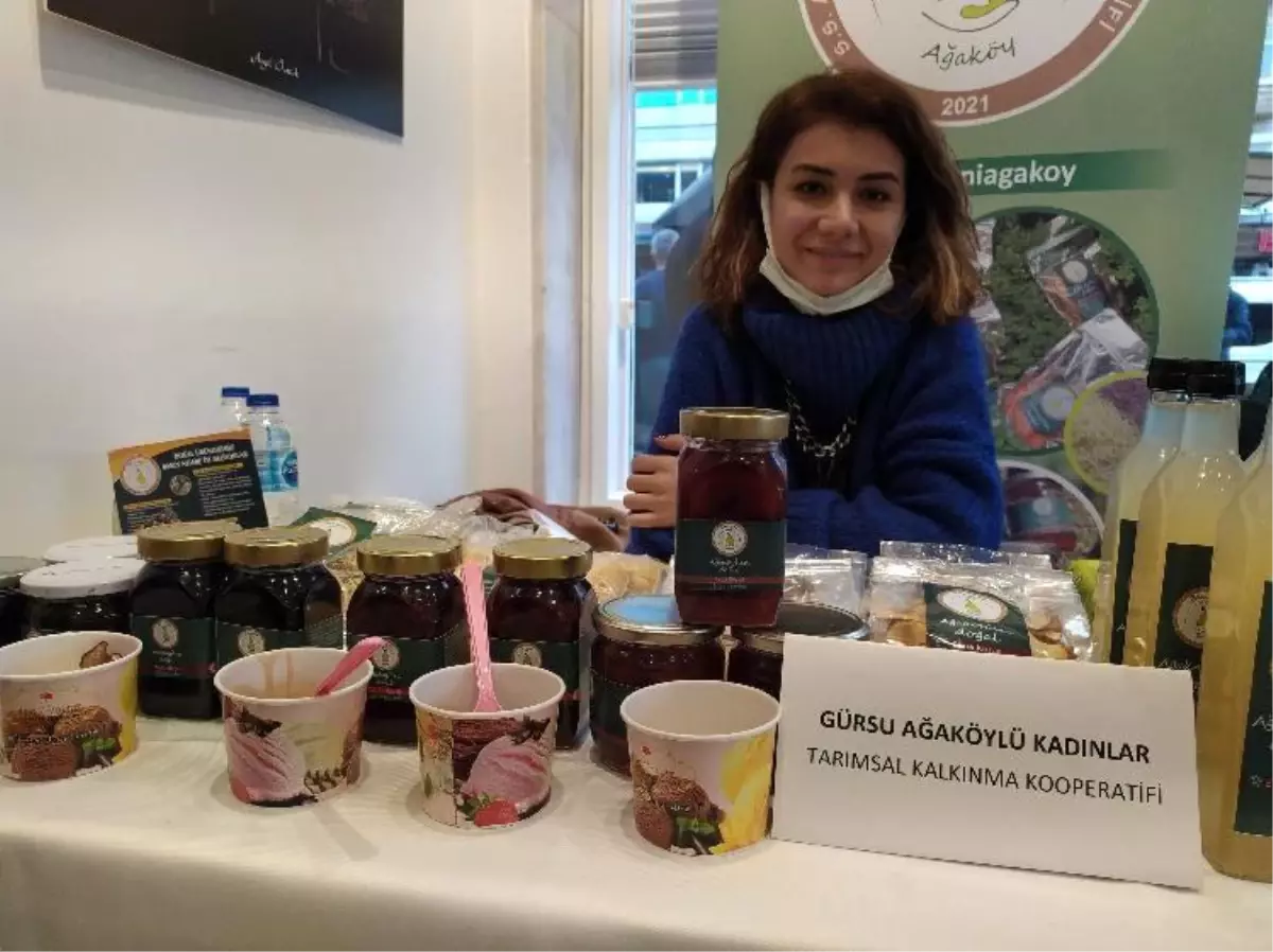 Kadınlar şiddet mağdurlarına destek için organik pazara akın etti