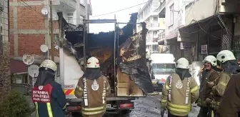 Kağıthane'de cips dolu kamyonet alev alev yandı