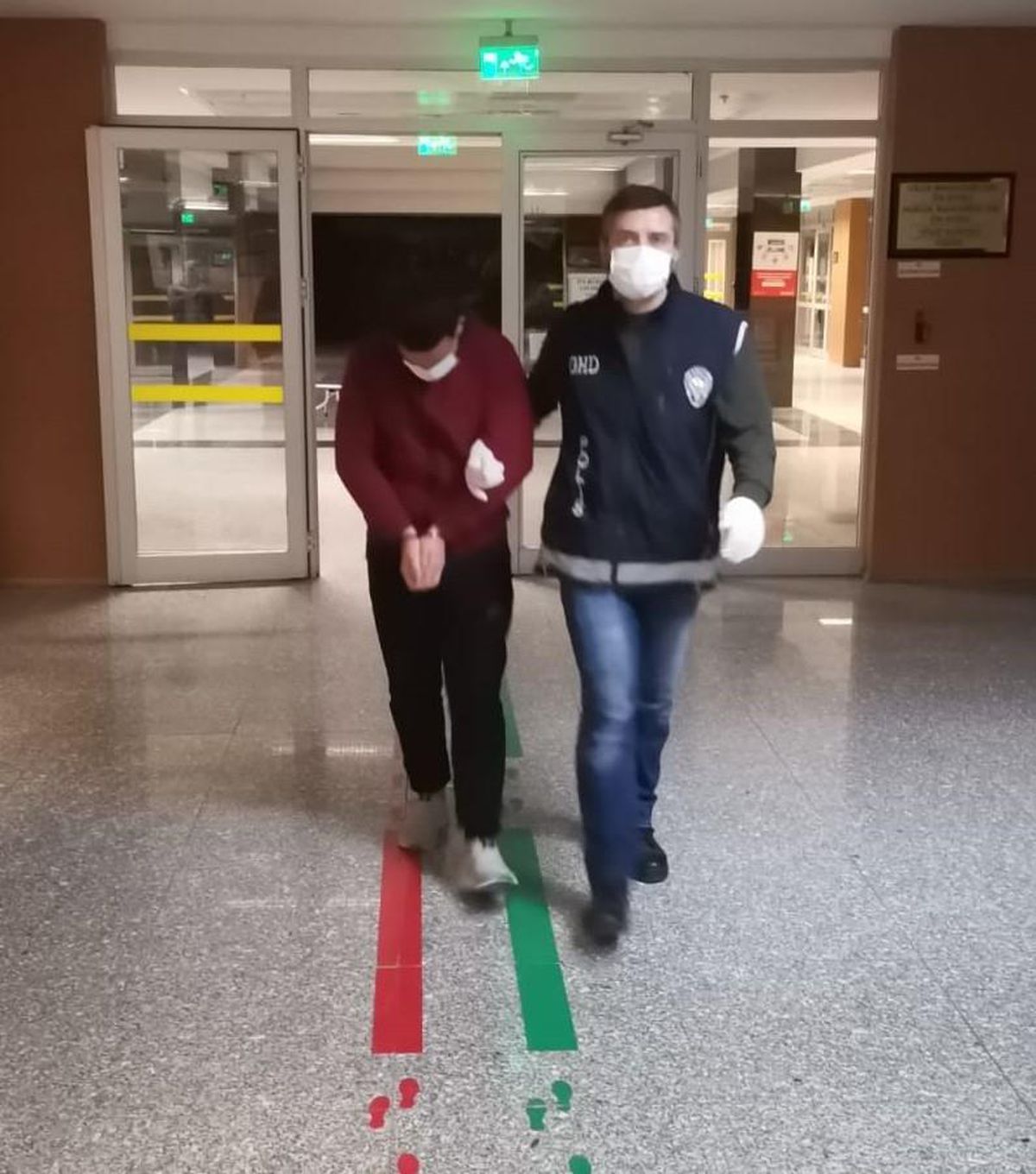 Kocaeli\'de araç içerisinde 18 kaçak göçmen yakalandı