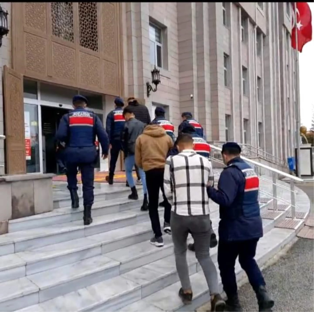 Konya\'da 4 hırsızlık şüphelisi 2 aylık takip sonucu yakalandı