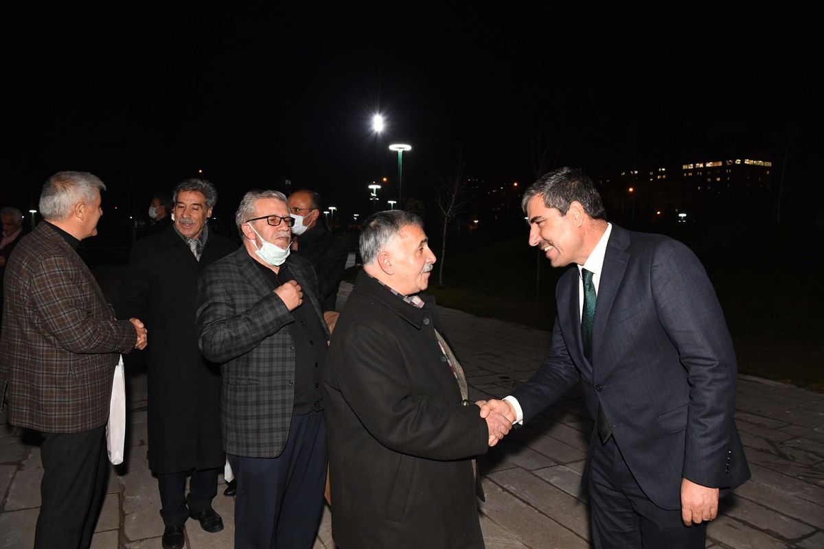 Muş Belediye Başkanı Asya, emekli öğretmenlerle bir araya geldi