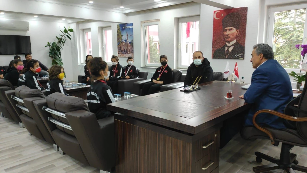 Seydişehir Belediyesi Spor Kulübü sporcuları Başkan Tutal\'ı ziyaret etti