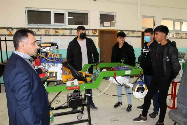 Şırnak Mesleki ve Teknik Anadolu Lisesi fabrika gibi çalışıyor