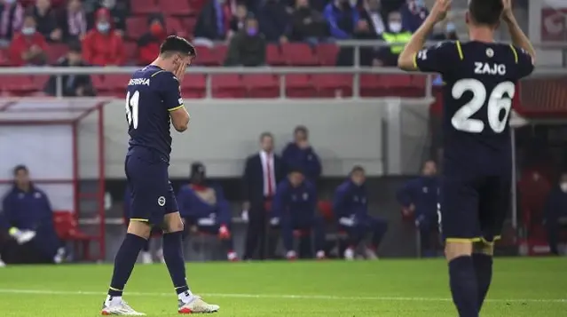 Son dakikada yıkıldık! Fenerbahçe, Olympiakos yenilgisiyle Avrupa Ligi'ne veda etti Son dakikada yıkıldık! Fenerbahçe, Olympiakos yenilgisiyle Avrupa Ligi'ne veda etti