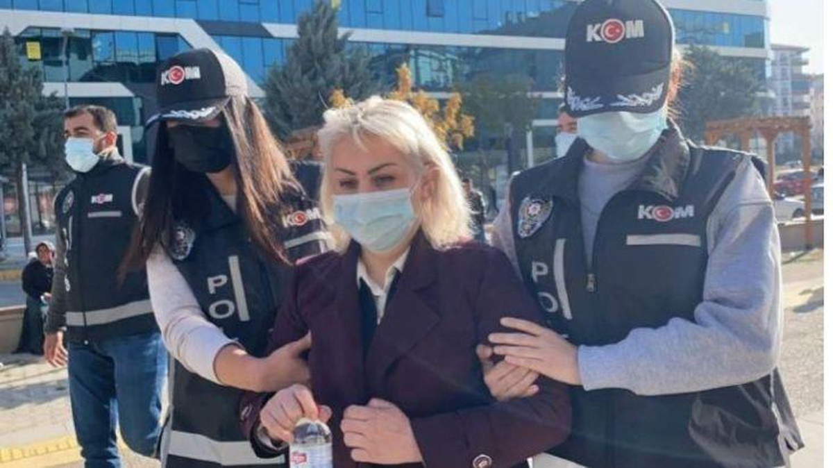 Uzman olarak TV\'lere çıkmıştı! Sahte doçentin üniversite mezunu olup olmadığı araştırılıyor!