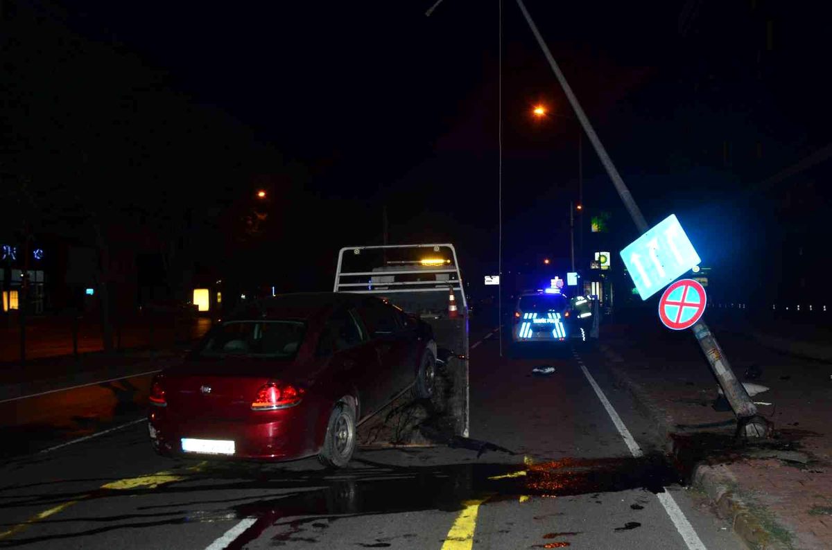 Antalya\'da trafik kazası: 1 yaralı