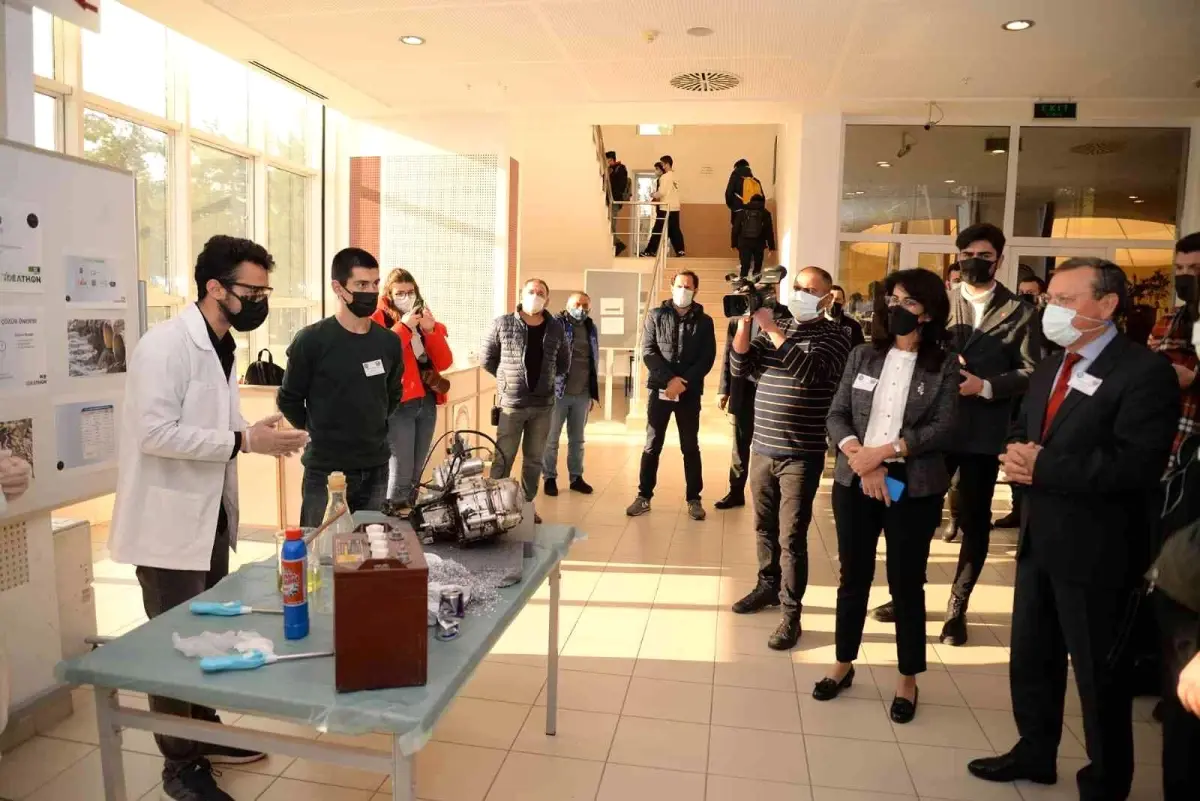 Atıkları sanat eserine dönüştürdüler