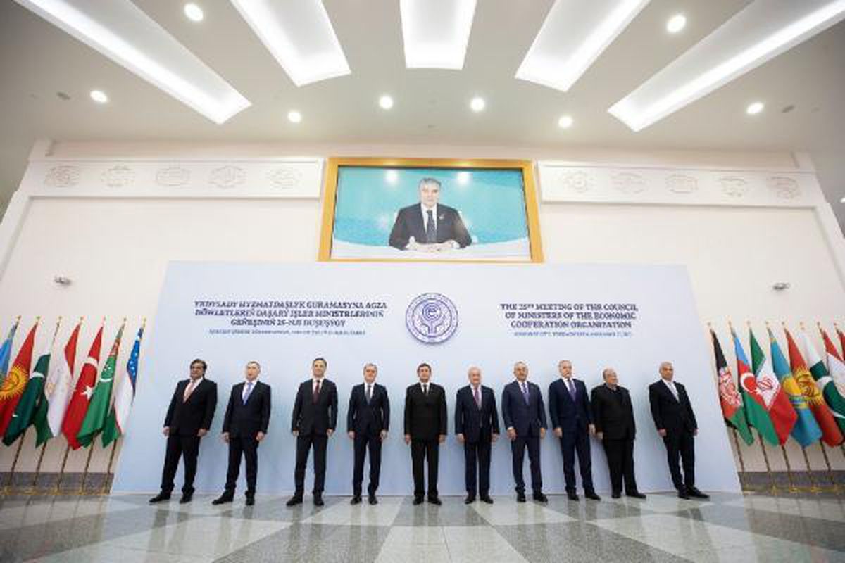 Bakan Çavuşoğlu, Ekonomik İşbirliği Teşkilatı Dışişleri Bakanları Toplantısı\'nda konuştu