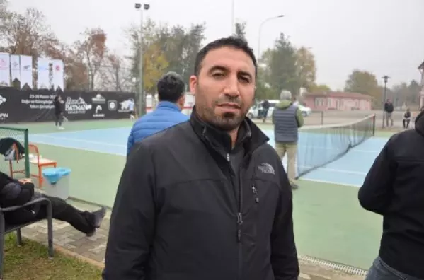 Batman'da düzenlenen tenis turnuvasında finale kalan takımlar belli oldu