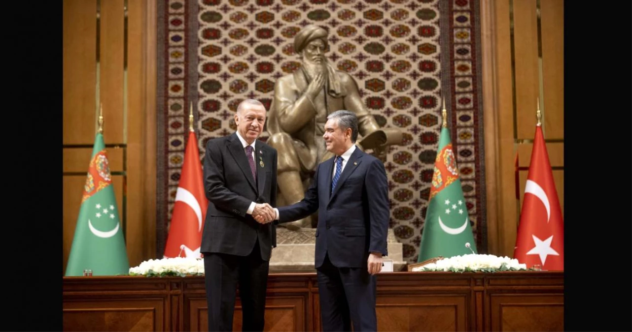Türkmenistan\'dan Cumhurbaşkanı Erdoğan\'a "Devlet İşbirliği Nişanı"