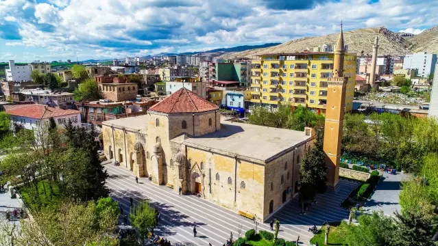 DİYARBAKIR - Silvan tarihi mekanlarıyla turizmde iddialı