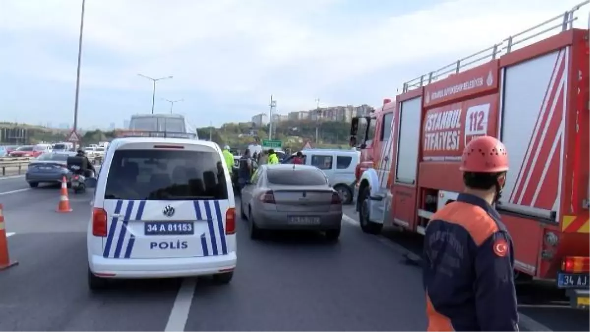 Son dakika: EMNİYET ŞERİDİNDE POLİSİ GÖRÜNCE KAZA YAPTI 1 AĞIR, 3 YARALI