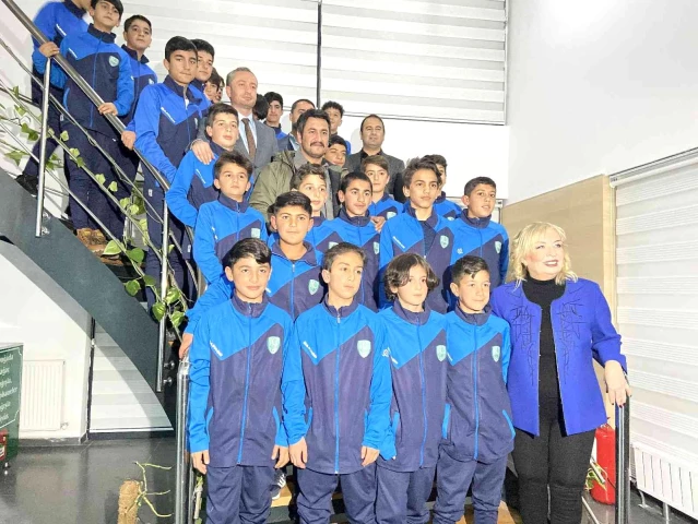 'Geleceğin Yıldızları' IC Futbol Akademisi'nde yetişecek