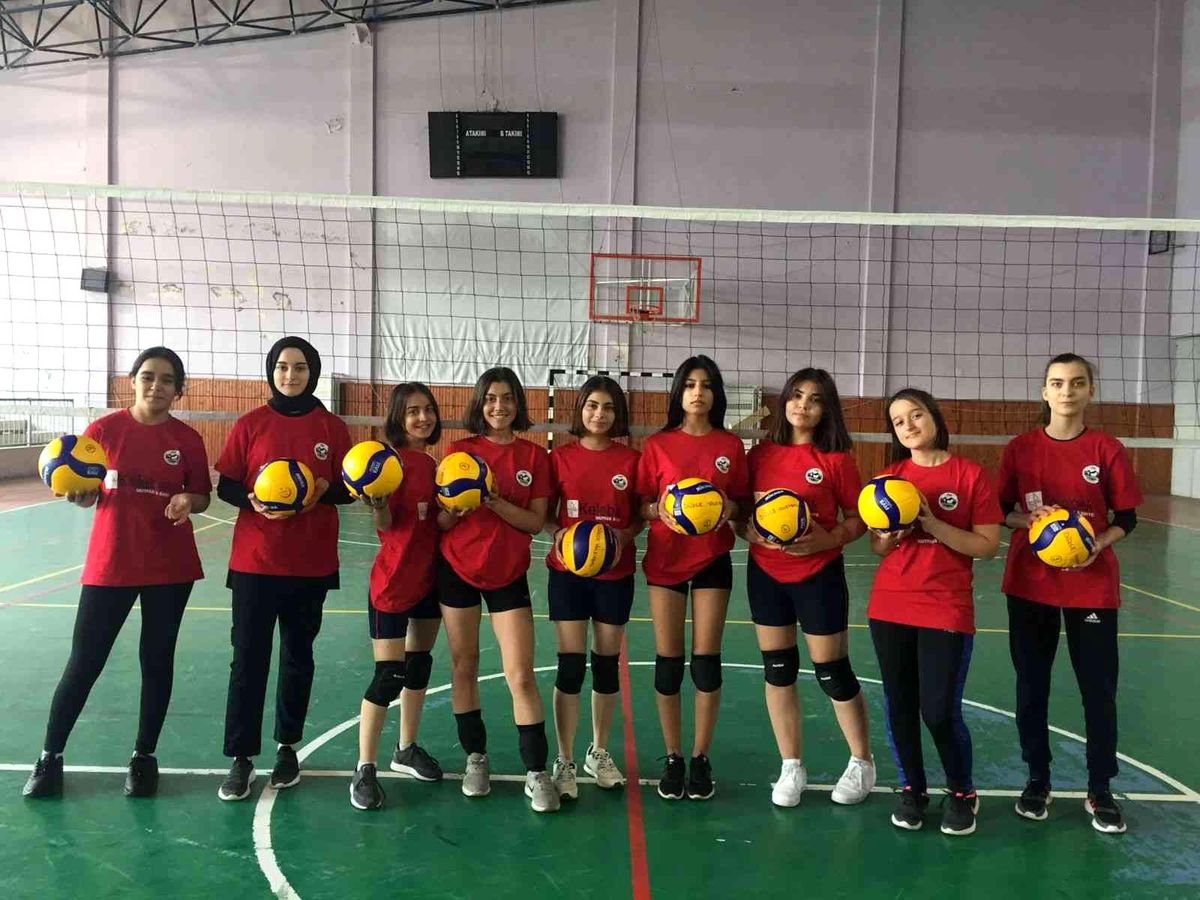 Genç yetenekler başarılı antrenörlere emanet