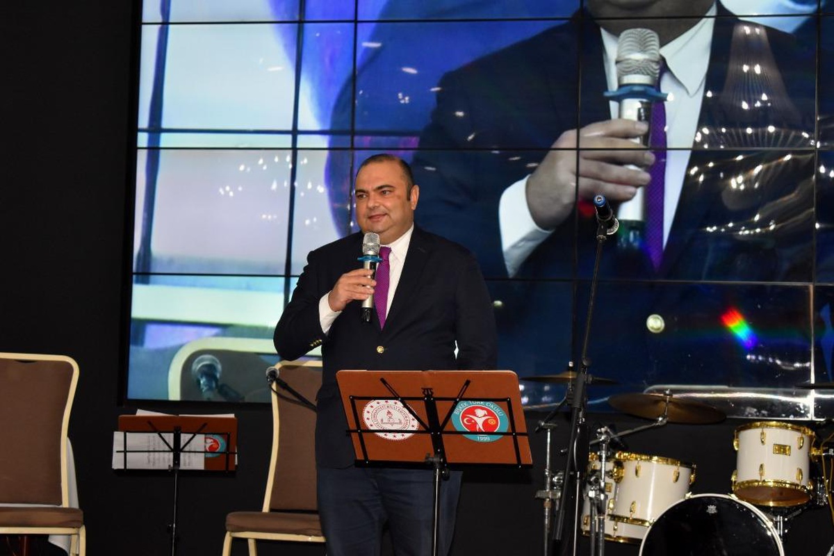 Kırgızistan\'da 24 Kasım Öğretmenler Günü konserle kutlandı