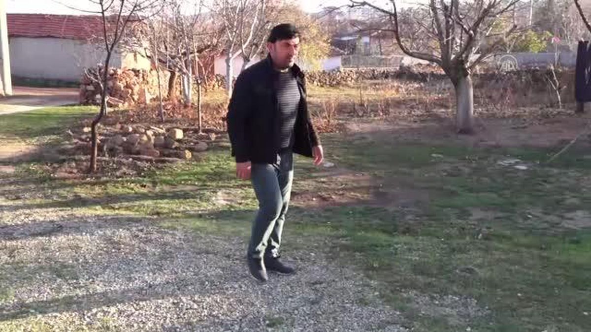 KIRIKKALE - Malulen emekli eski özel harekatçı, hayatını güvercinlere bakarak devam ettiriyor