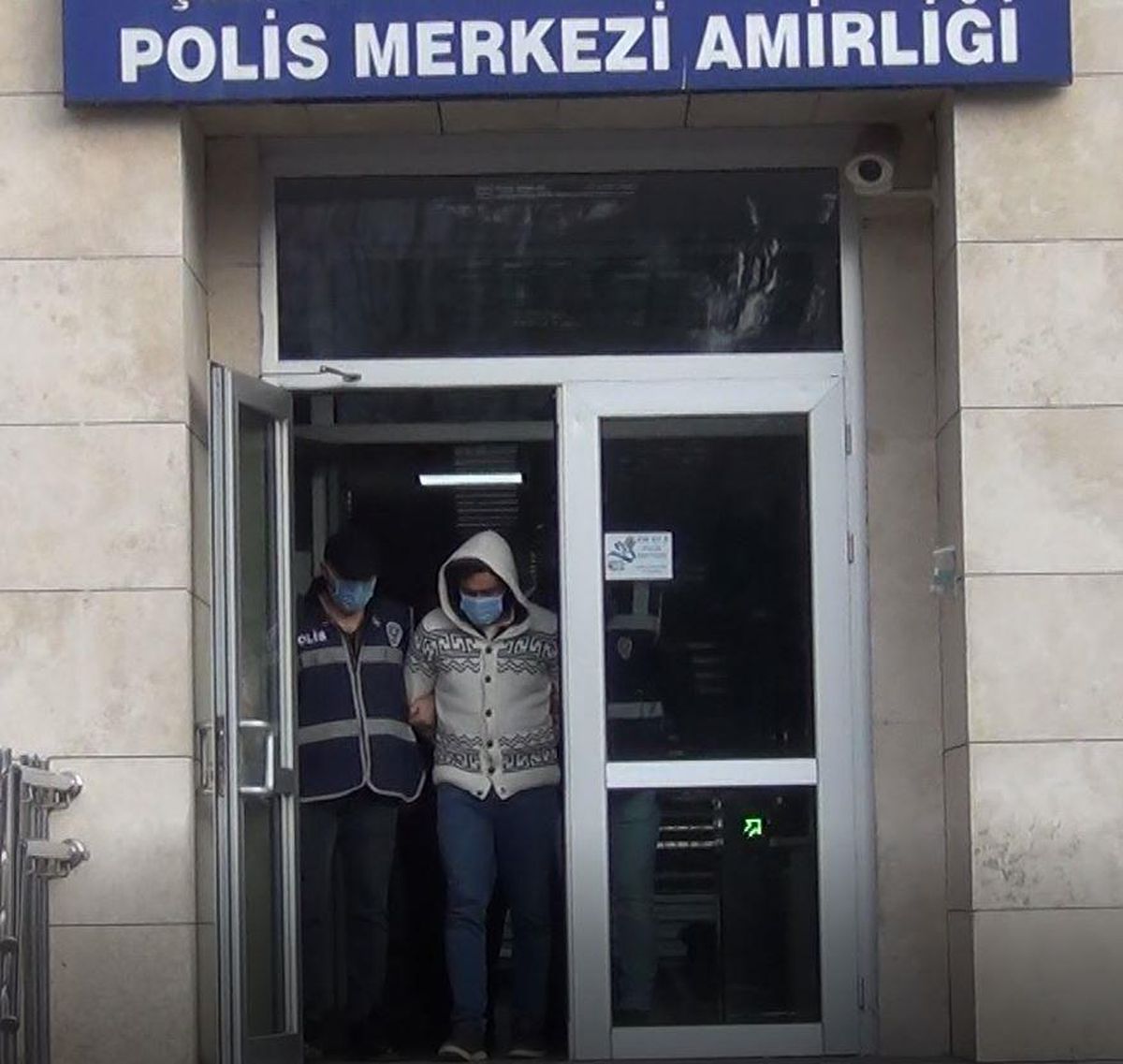 Kırklareli\'nde kendisini savcı olarak tanıtıp yaşlı çifti dolandıran zanlı tutuklandı