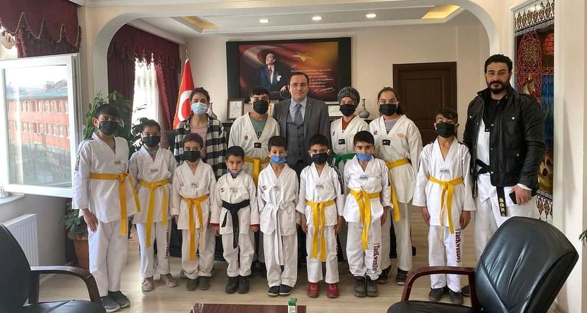 Minik taekwondoculardan Kaymakam Türker\'e ziyaret