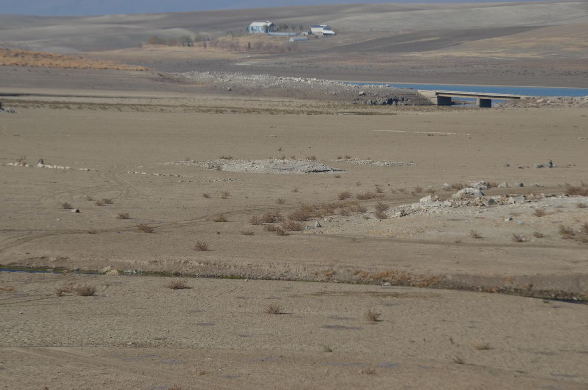 Muş Alparslan-1 Barajı'nın su seviyesi büyük oranda düştü