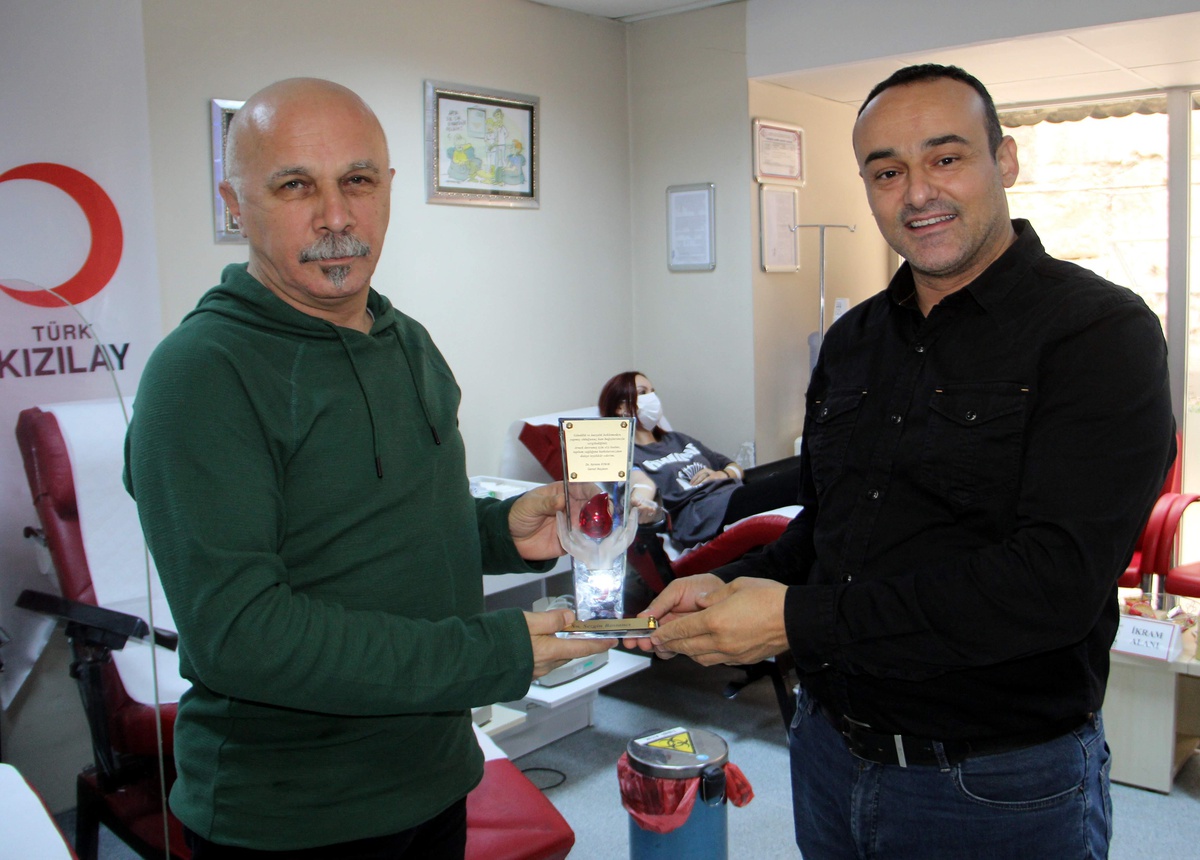 Sinop\'ta 53 kez kan bağışında bulunan Bostancı\'ya teşekkür beratı verildi