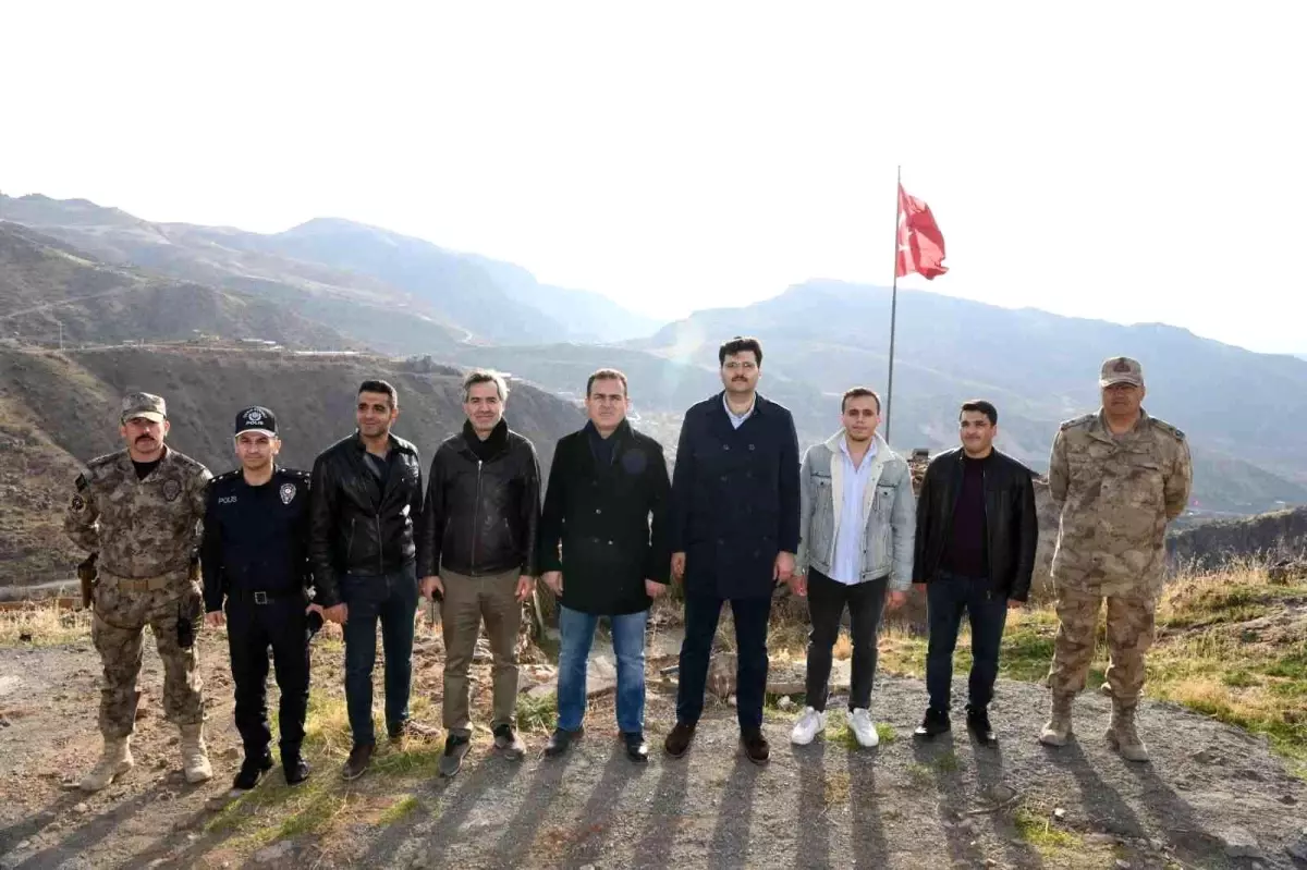 Vali Akbıyık, sınırda ziyaretlerde bulundu