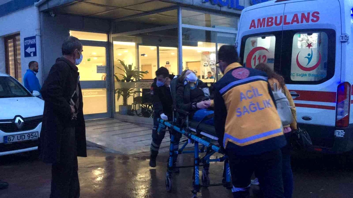 Yolun karşısına geçmek isterken otomobil çarptı