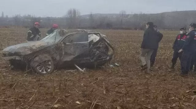 Aile ve Sosyal Hizmetler Bakanı Derya Yanık'ın konvoyu kaza yaptı! Yaralı polis memurları var