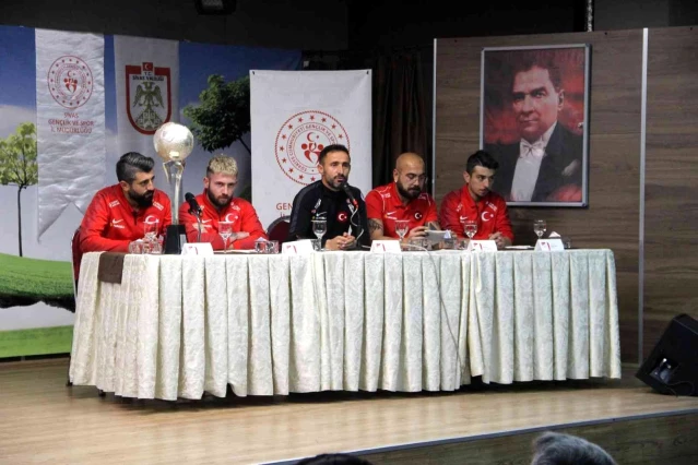 Ampute Futbol Milli Takımı Sivas'ta gençlerle buluştu