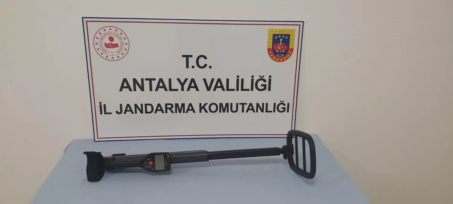 Antalya\'da kaçak kazı yapan 3 kişi gözaltına alındı