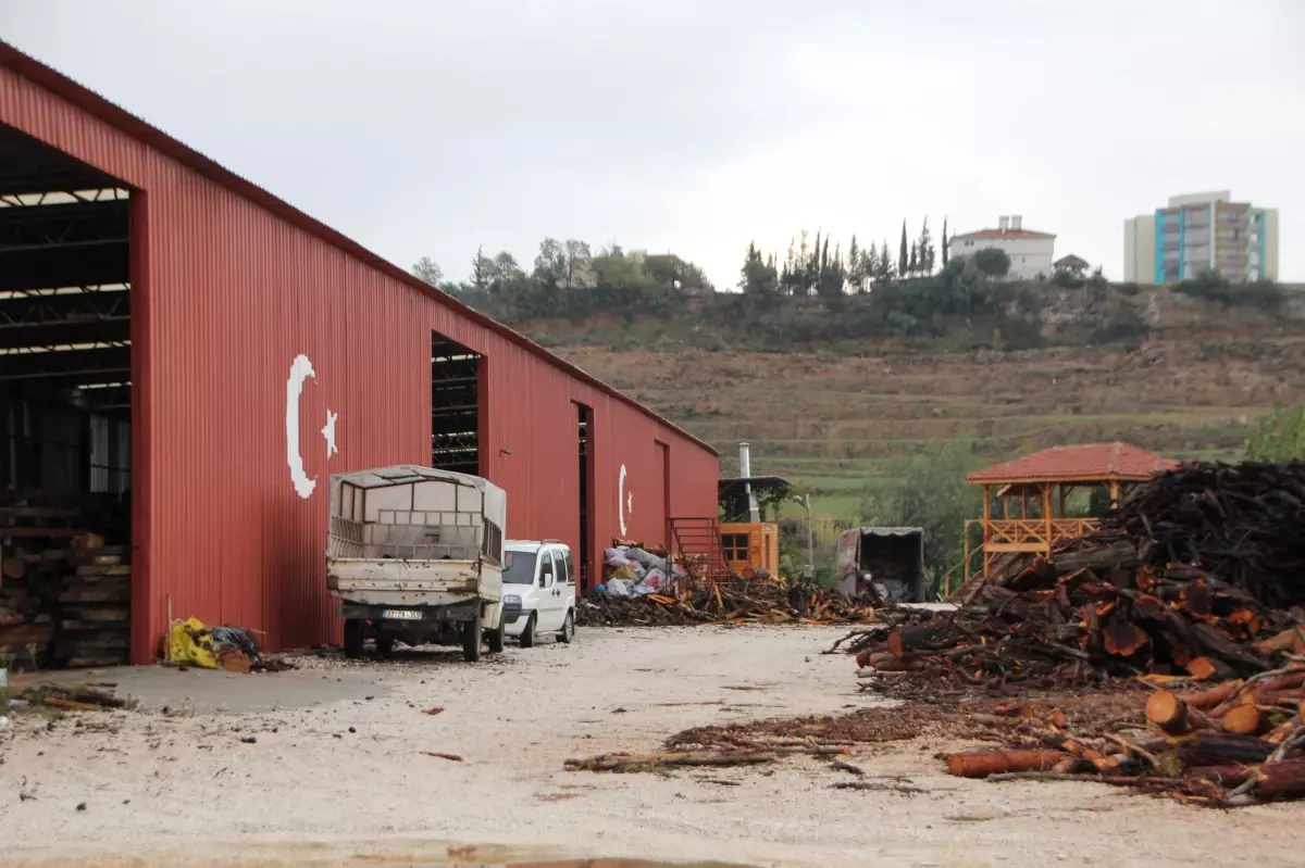 Sağanak su taşkınlarına neden oldu