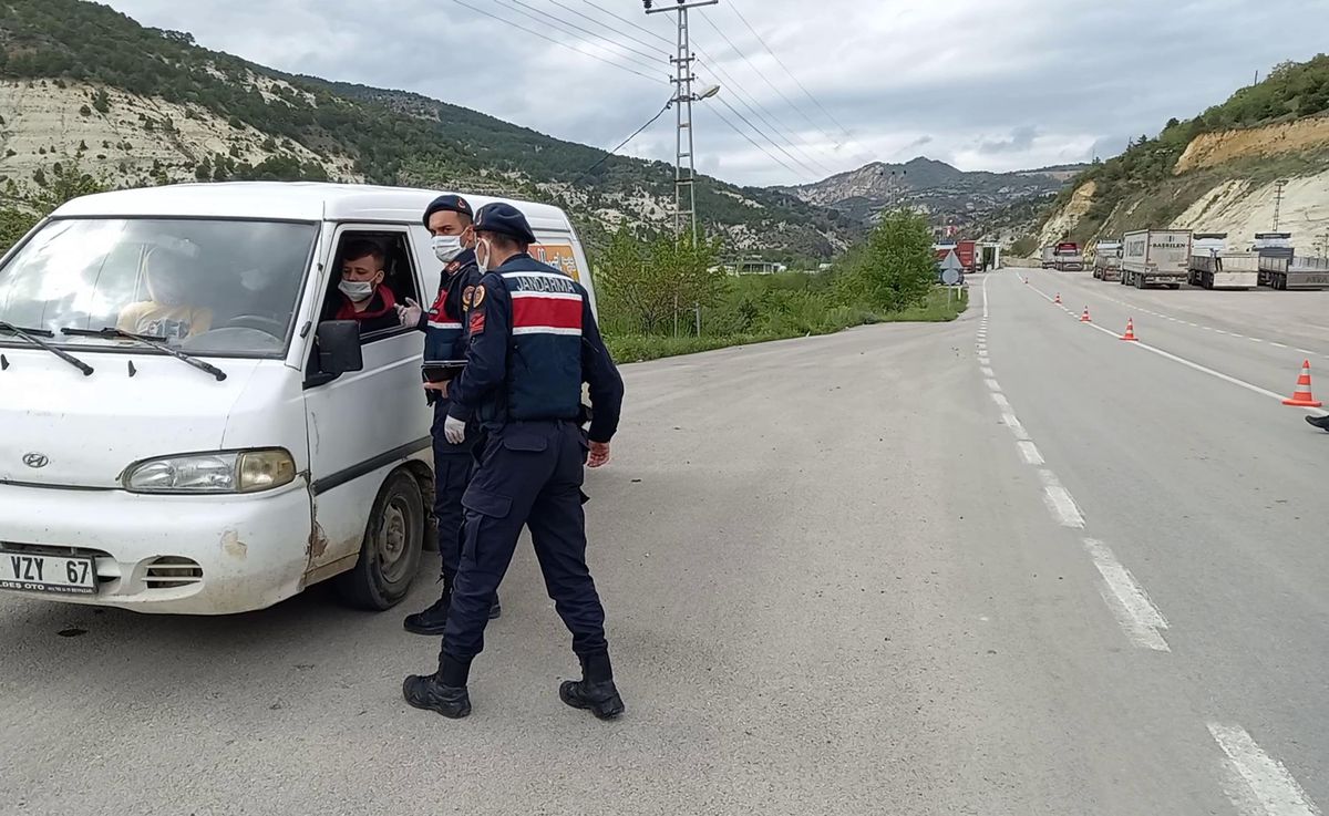 Beypazarı\'nda jandarma ekipleri denetim yaptı