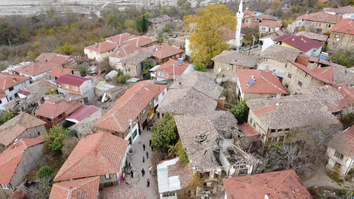 Son dakika haberi! Asırlık evleri rengarenk boyanan köy turizme kazandırılacak