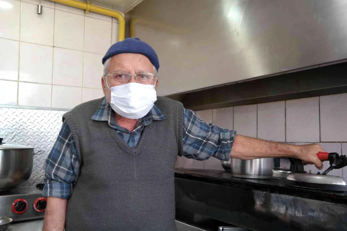 Çalışma azmiyle örnek olan 60 yıllık usta, çırak yetişmemesinden yakındı