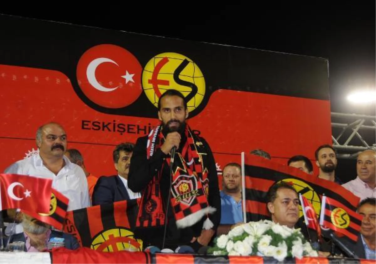 Eskişehirspor\'un dosya kapat kampanyası 171 bini geçti; Erkan Zengin 26 bin lira bağışladı