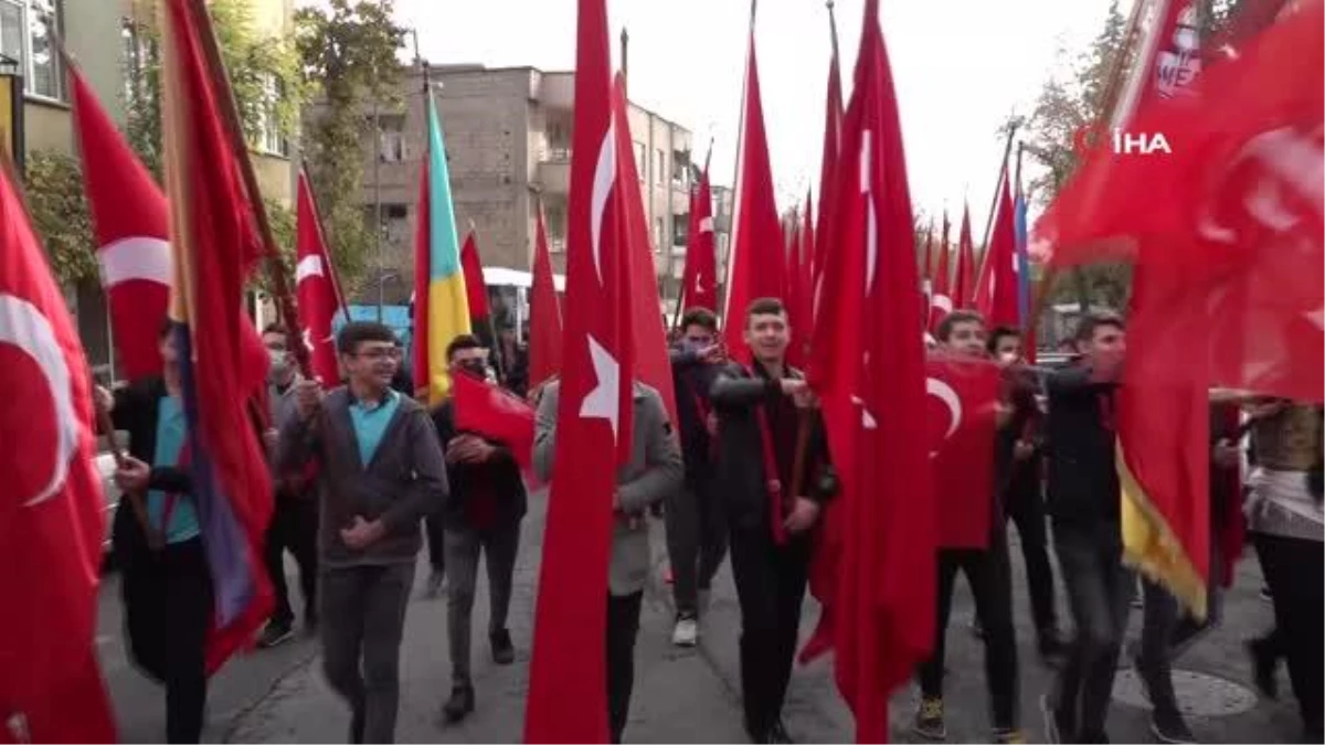 Güngör: "Türk bayrağı ümmetin ümididir"
