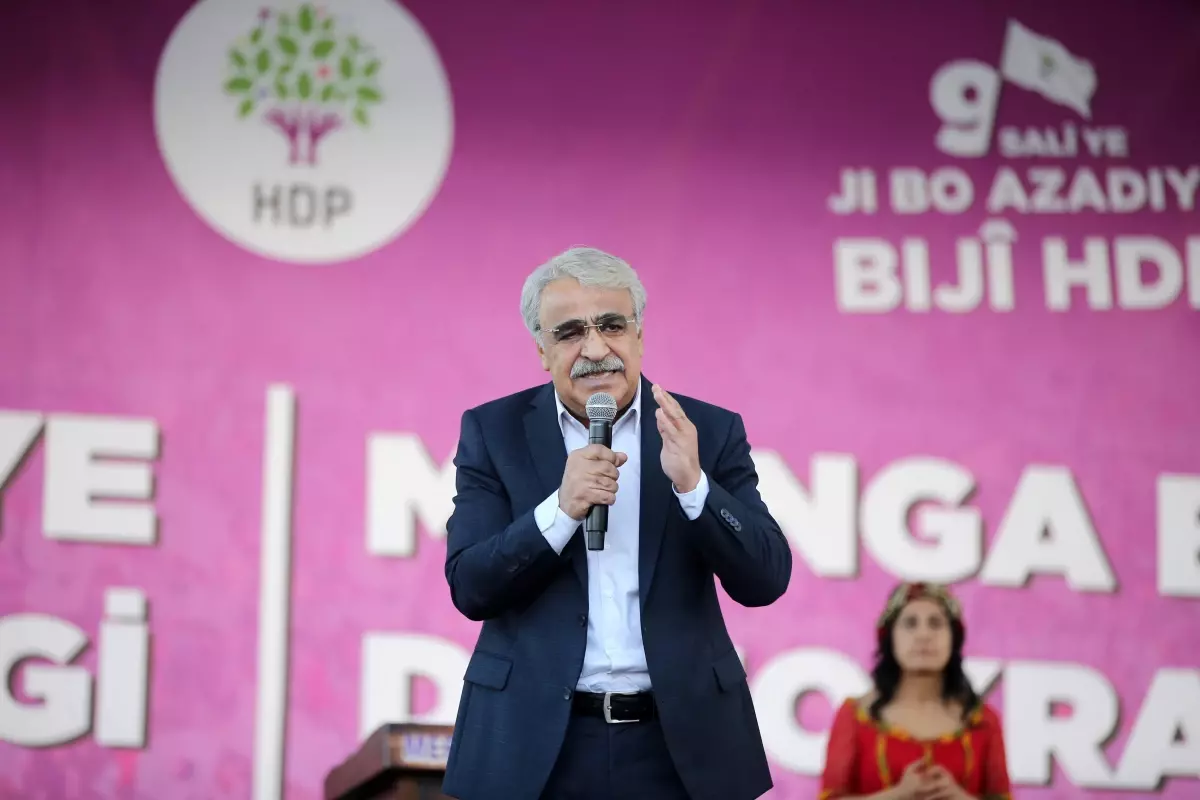 HDP Eş Genel Başkanı Sancar, partisinin Mersin mitinginde konuştu