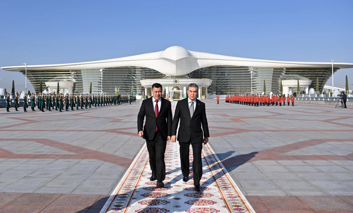 Son dakika haberi | Kırgızistan Cumhurbaşkanı Caparov, EİT Zirvesi\'nde konuştu