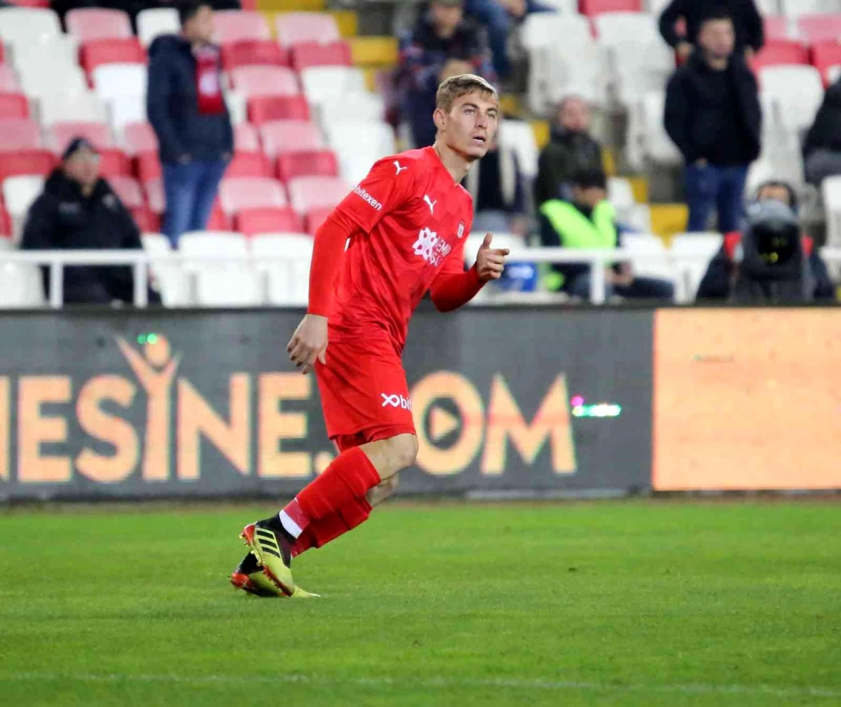 Sivasspor\'da Muhammed Emin ilk resmi maçına çıktı