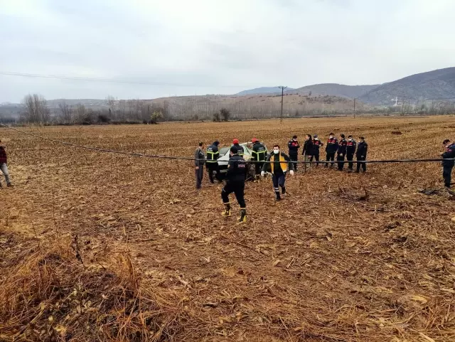 Aile ve Sosyal Hizmetler Bakanı Derya Yanık'ın konvoyu kaza yaptı! Yaralı polis memurları var