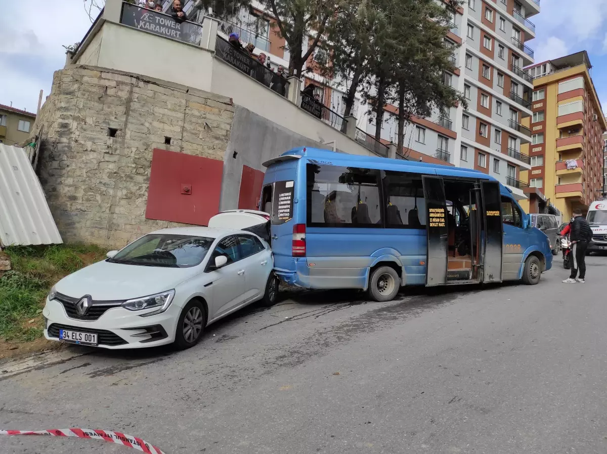 Ümraniye\'de yolcu minibüsü yayaya çarptı