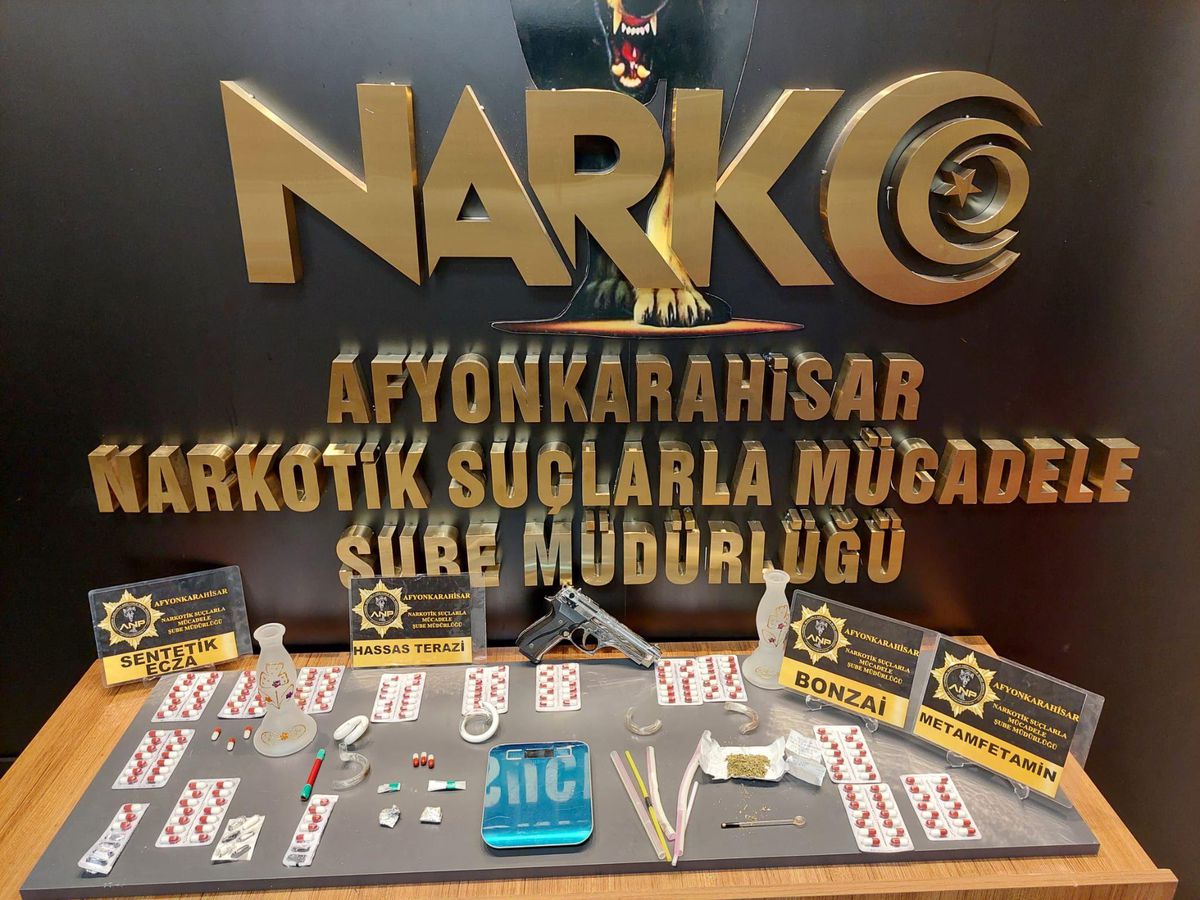 Afyonkarahisar\'da uyuşturucu operasyonunda 3 şüpheli yakalandı