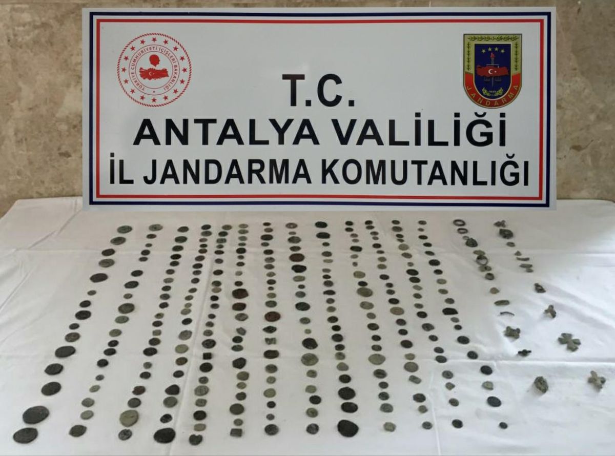Antalya\'da tarihi eser kaçakçılığı operasyonunda 1 zanlı yakalandı